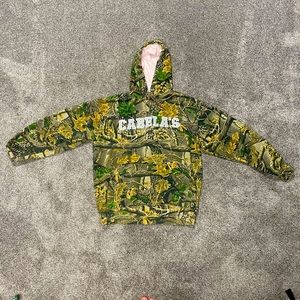 Cabela’s women’s medium camouflage hoodie